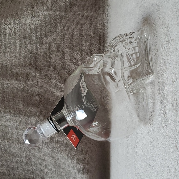 Foster and Rye Skull Decanter 750 ml - Picture 2 of 9